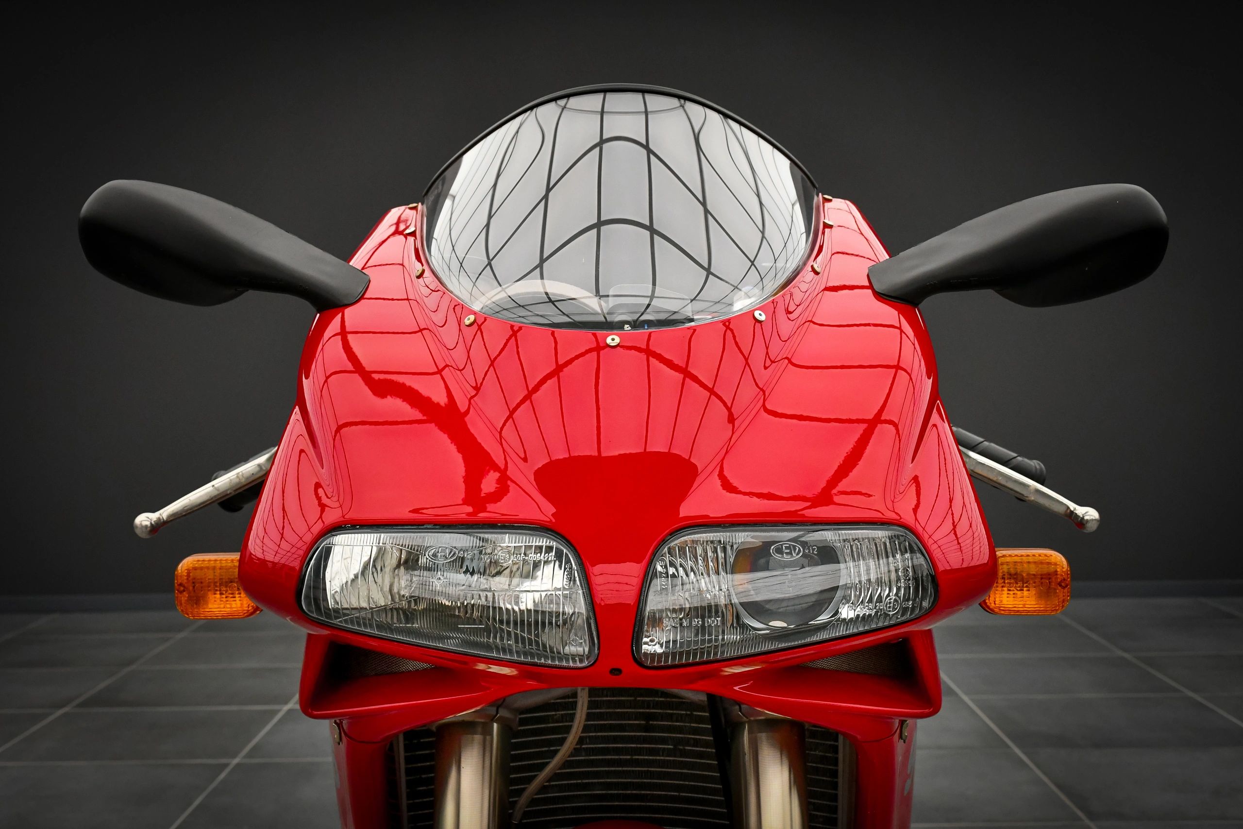 Ducati 996s studio