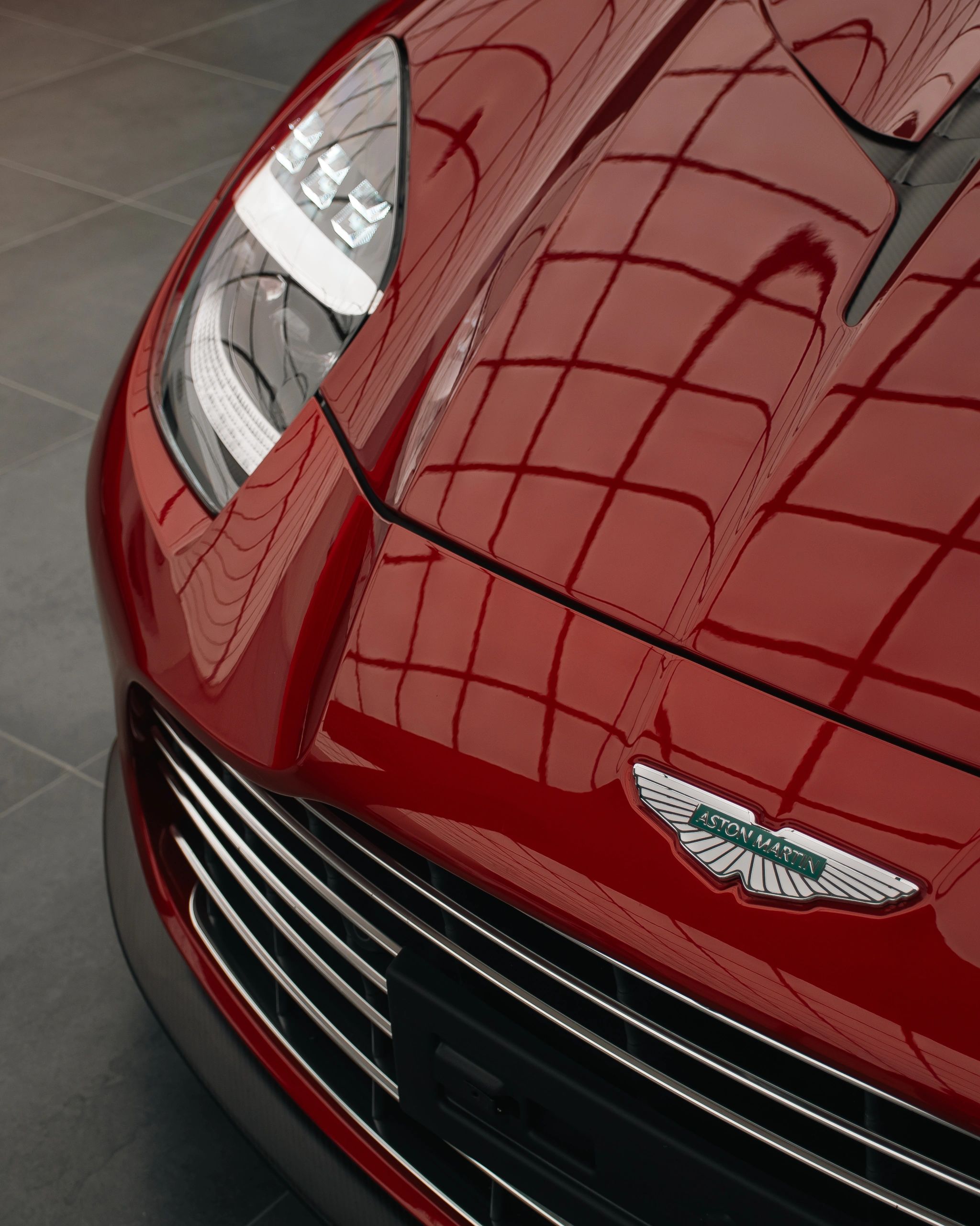 Aston Martin Vanquish 2025