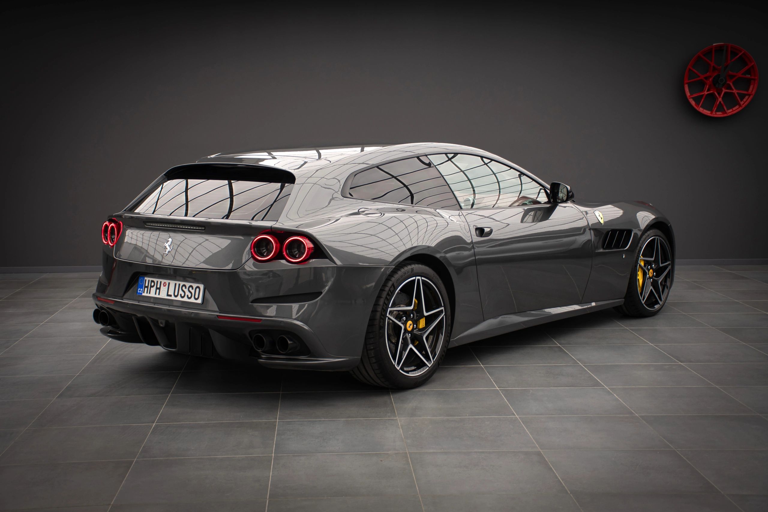 Ferrari GTC4 Lusso V12