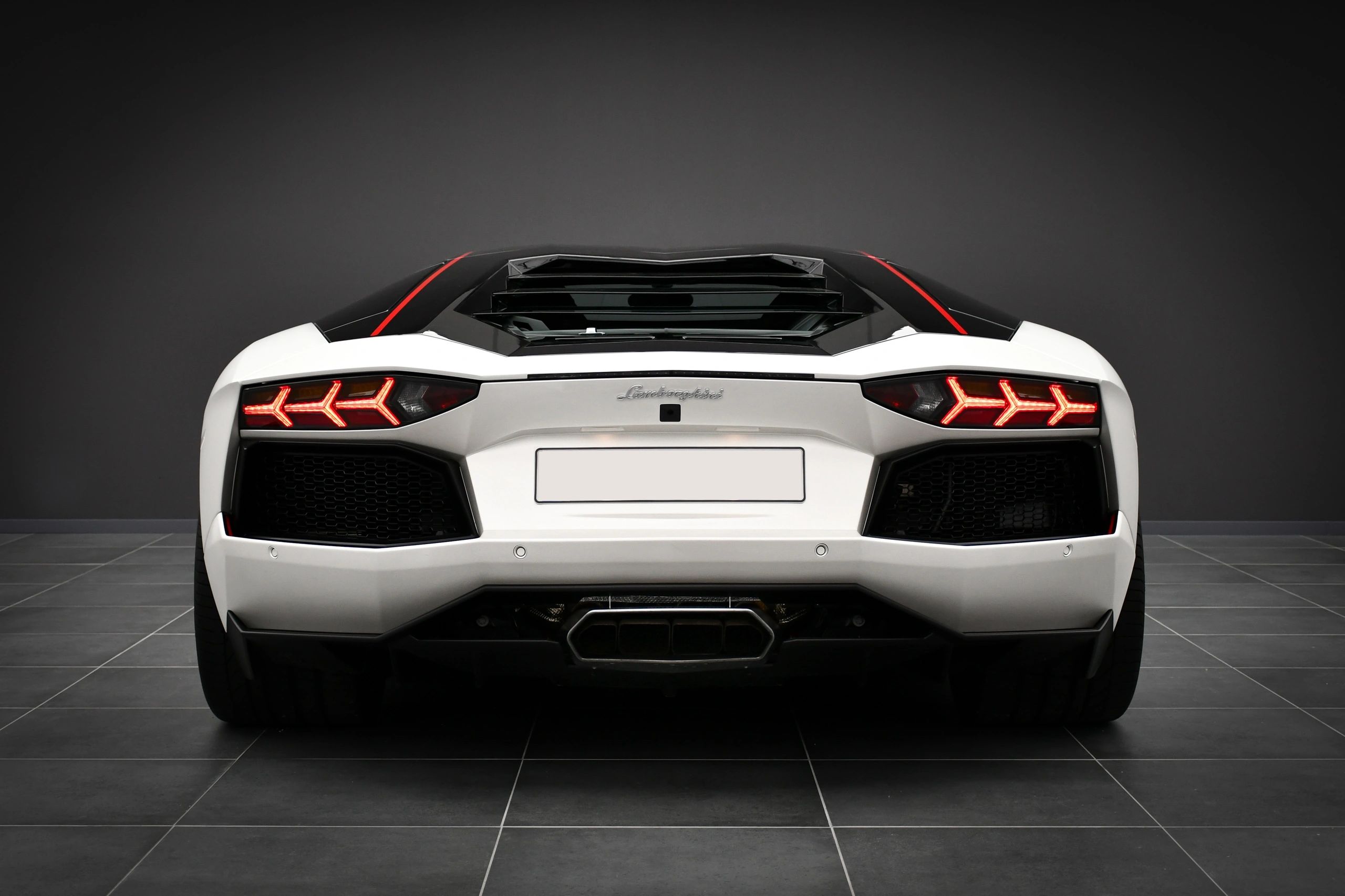 Lamborghini Aventador side