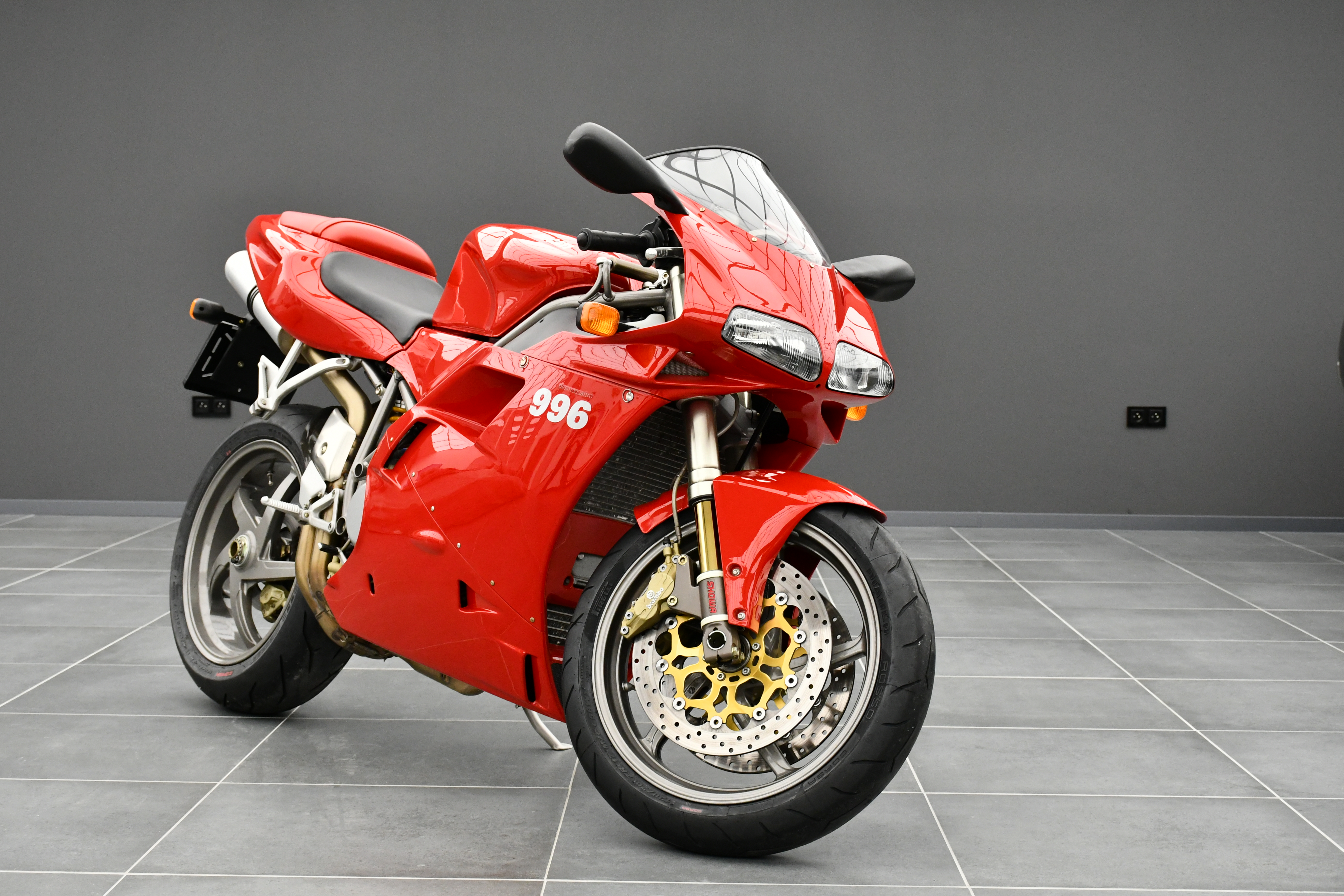 Ducati 996s red wallpaper Batman Garage